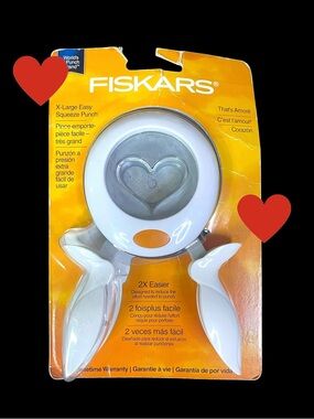 FISKARS X-LG That’s Amore Easy Squeeze Heart Punch Ergonomic Precise NEW NIP